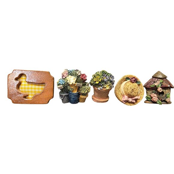 Set Of 4 Vintage Decorative Magnets With Duck Floral Pots Hat & Birdhouse Design - Picture 1 of 8